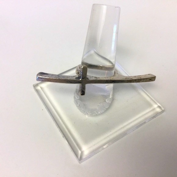 FOSSIL ANTIQUE SILVER SIDEWAYS CROSS RING 7 NWOT - Picture 5 of 7